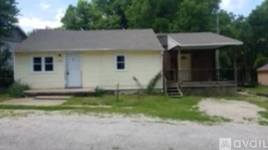 Main picture of 103 N Franklin St