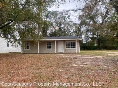 Main picture of 700 Beverly Dr