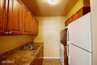 Main picture of 405 Halsey St