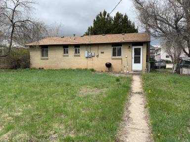 Main picture of 880 30th St