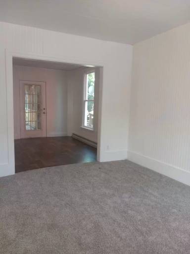 Main picture of 118 S 2nd St