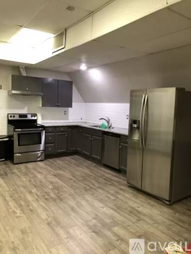 Main picture of 349 W McMillan St