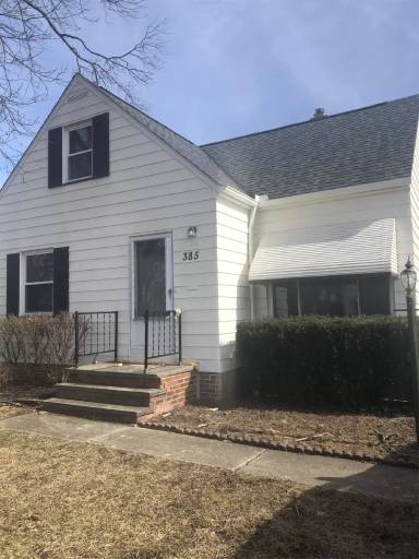 Main picture of 385 E 271st St