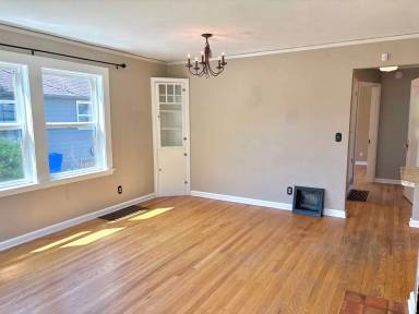 Main picture of 865 NE 72nd Ave