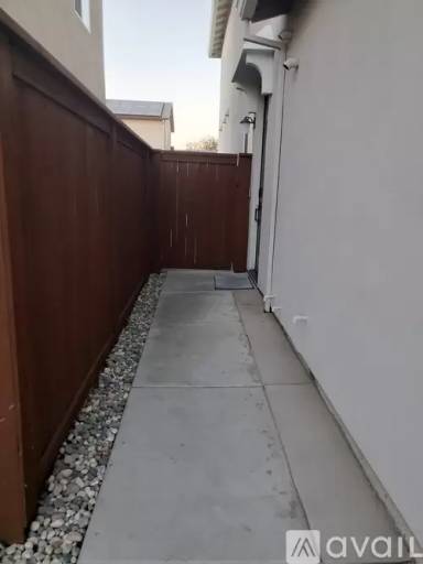 Main picture of 1285 Roberts Dr