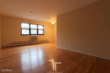 Main picture of 660 W Wrightwood Ave