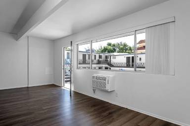 Main picture of 2722 Honolulu Ave