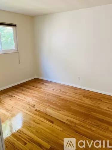 Main picture of 1226 Taylor Ave N