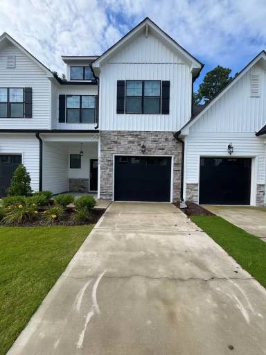 Main picture of 739 Putney Hill Rd