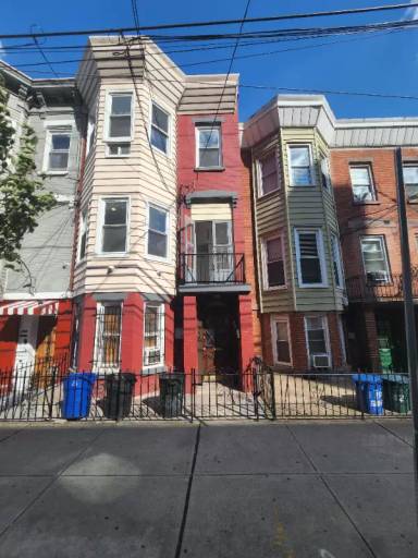 Main picture of 268 Summit Ave