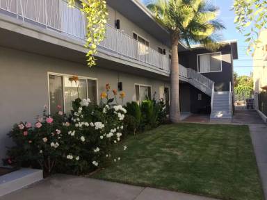 Main picture of 1432 Barry Ave