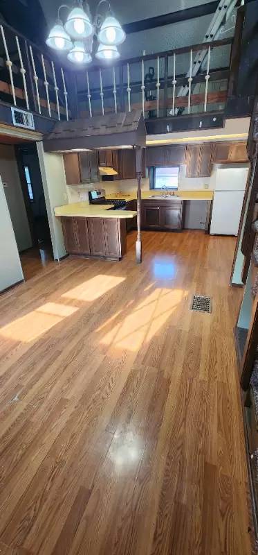Main picture of 119 W Taylor St
