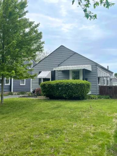 Main picture of 483 E Jeffrey Pl