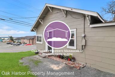 Main picture of 460 SE Barrington Dr