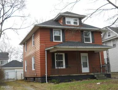 Main picture of 903 W Washington Ave