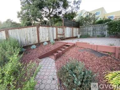 Main picture of 250 Mangels Ave