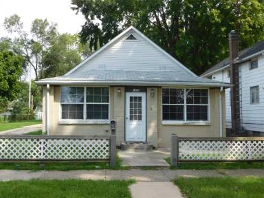 Main picture of 1202 W Church St