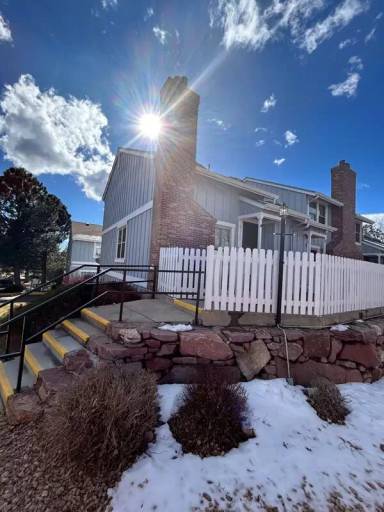 Main picture of 2472 Hatch Cir