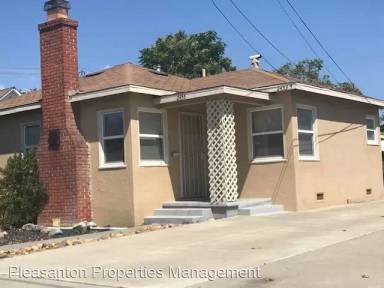 Main picture of 2453 2nd St