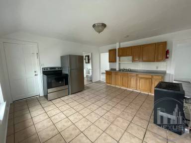 Main picture of 28 McNiff St