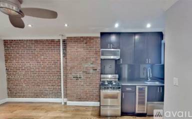 Main picture of 436 W 52nd St