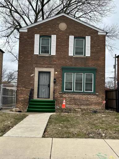 Main picture of 9026 S Blackstone Ave