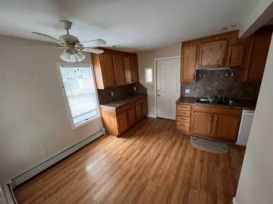 Main picture of 16 S 2nd St