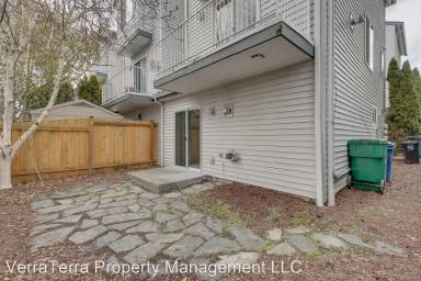 Main picture of 536 N 103rd St