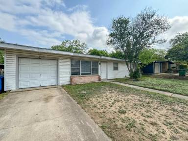 Main picture of 319 Hialeah Ave