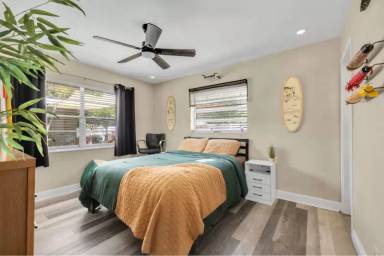 Main picture of 1035 NE 32nd St