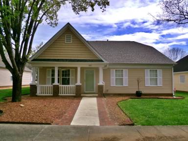 Main picture of 182 Bridgewater Dr