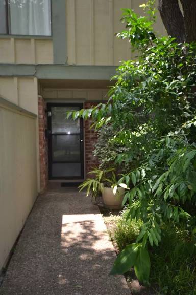 Main picture of 900 W Village Ln