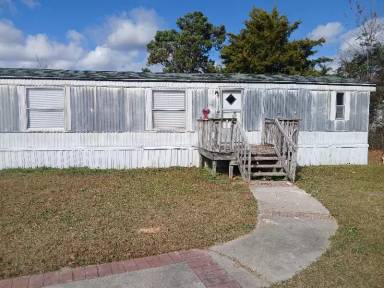 Main picture of 1705 Woodlawn Ct