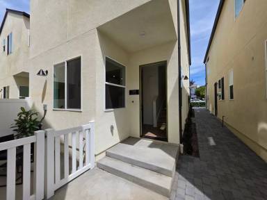 Main picture of 2058 N Highland Ave