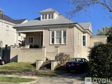 Main picture of 6021 Coliseum St