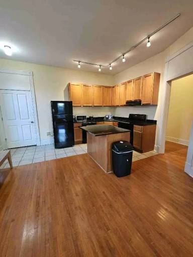Main picture of 4144A Chouteau Ave