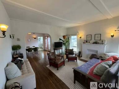 Main picture of 1876 S Redondo Blvd