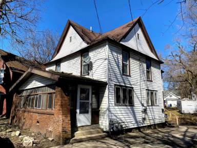 Main picture of 43 Page St NE