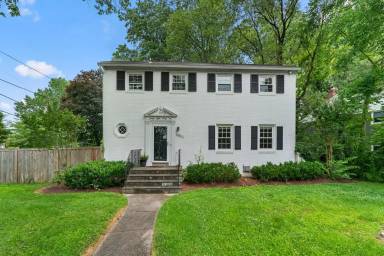 Main picture of 9821 Fernwood Rd
