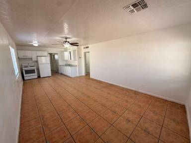 Main picture of 2524 W Jefferson St