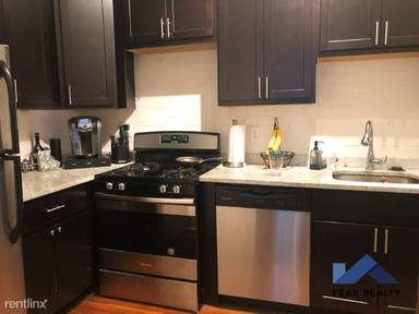 Main picture of 450 W Menomonee St