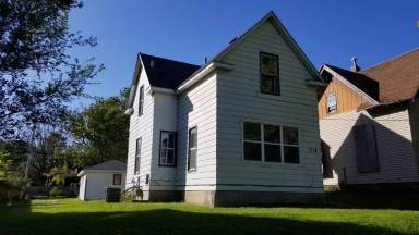 Main picture of 644 W 11th St