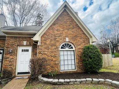 Main picture of 1653 Smokehouse Dr
