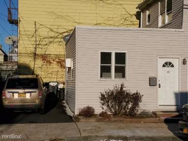Main picture of 393 Kennedy Blvd