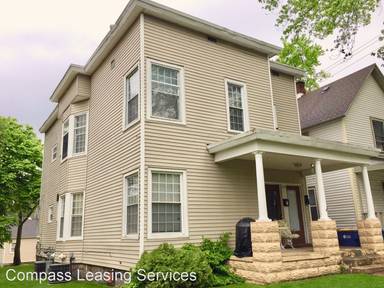 Main picture of 804 Clancy Ave NE