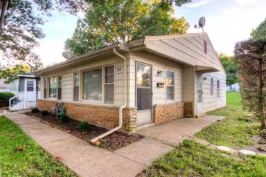 Main picture of 7114-7116 Main St