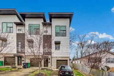 Main picture of 840 E 18th St