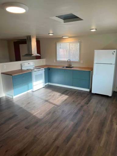 Main picture of 7642 S Park Ave