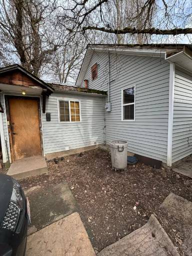 Main picture of 420 Main St