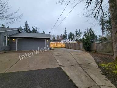 Main picture of 8910 SW 69th Ave